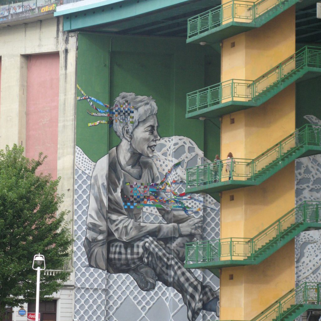 wallart and access steps